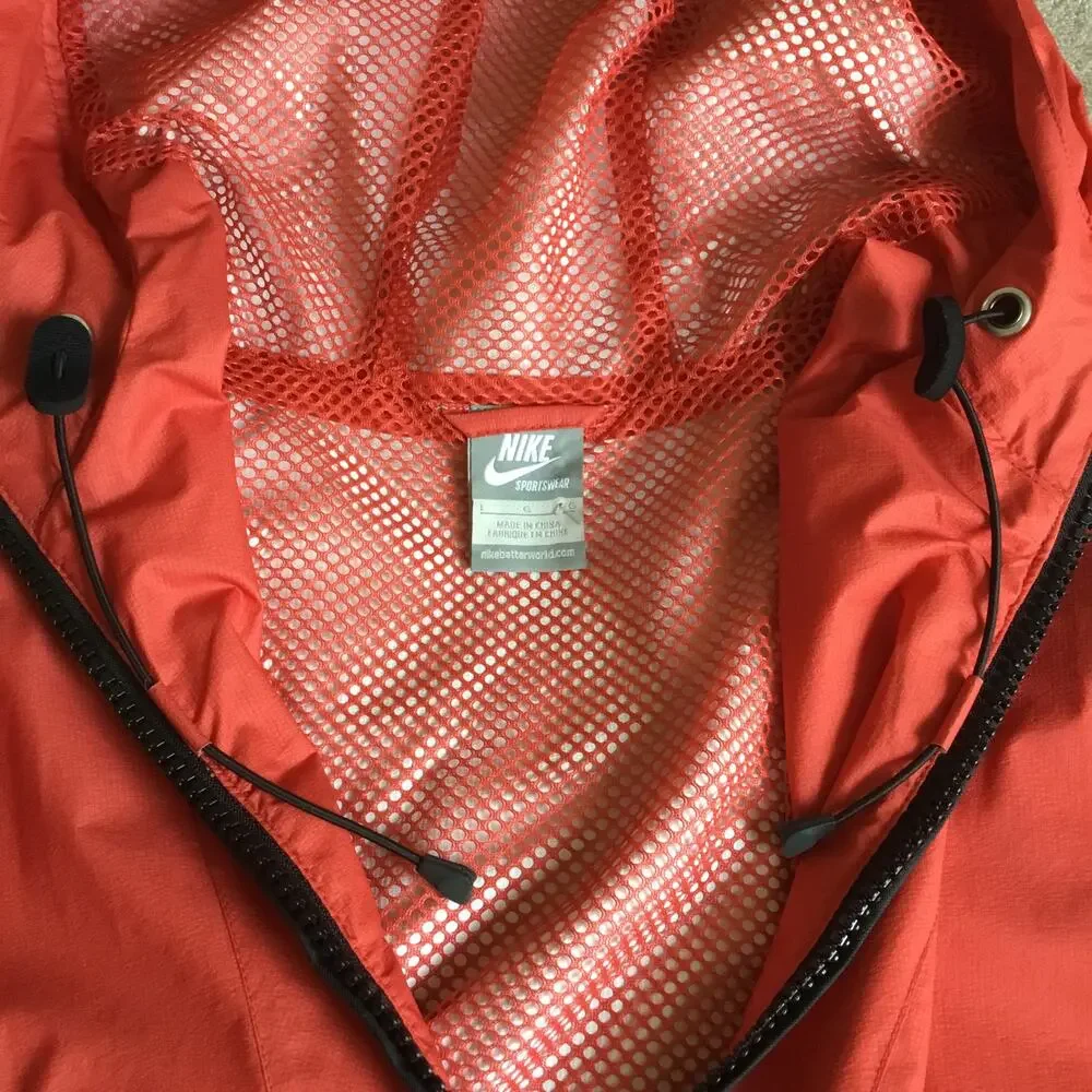 Nike Men's Sportswear Full Zip Windbreak Red Track Rain Hooded Jacket Sz L